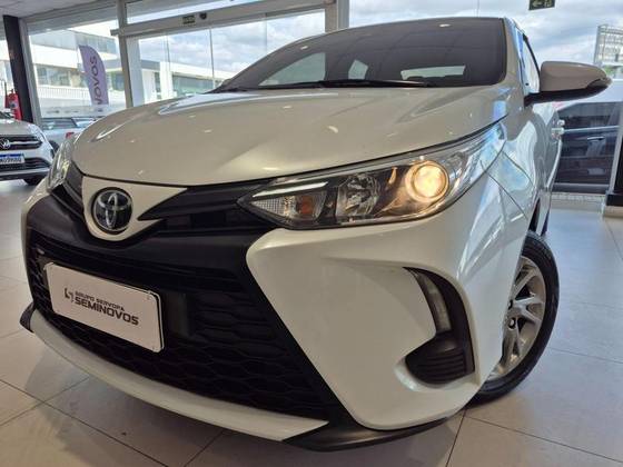 TOYOTA YARIS 1.5 16V FLEX SEDAN XS CONNECT MULTIDRIVE TOYOTA YARIS 1.5 16V FLEX SEDAN XS CONNECT MULTIDRIVE